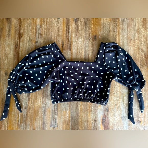 ASOS B&W Polka Dot Crop Top - Picture 3 of 4